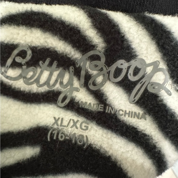 New Betty Boop Onesie - Picture 7 of 7